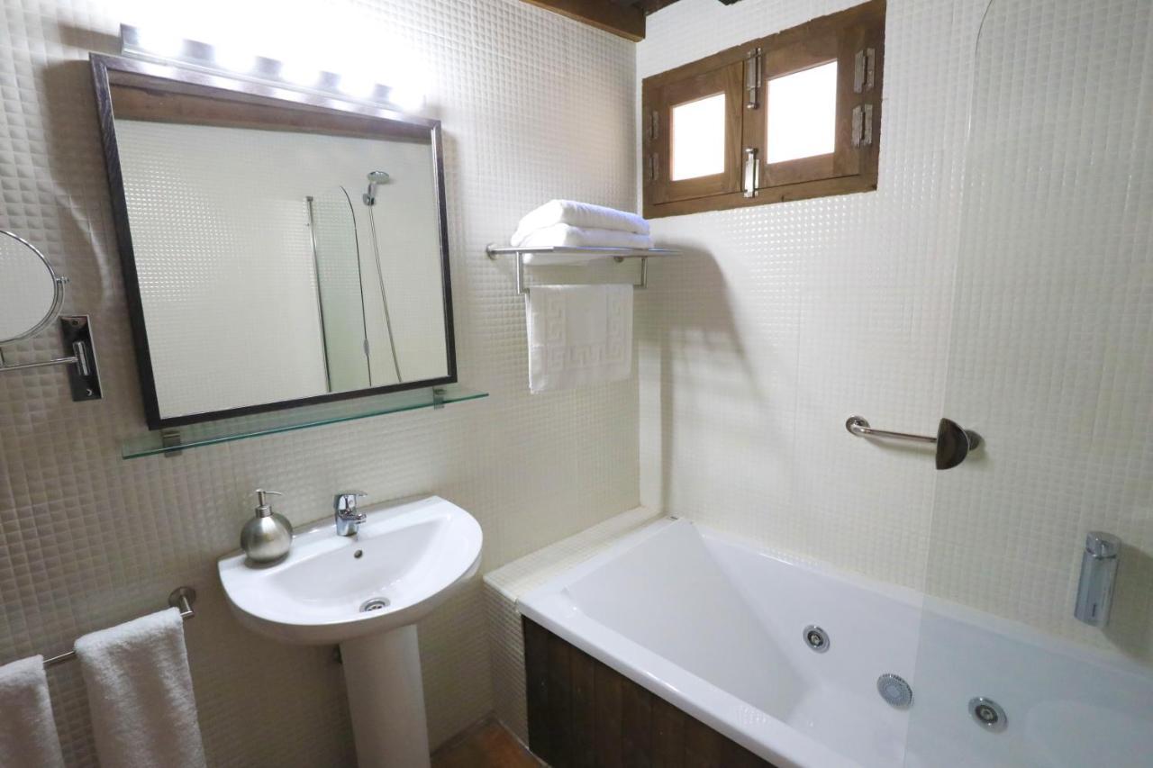 Apartamentos Rurales Spa Casa De Los Escudos Valverde de la Vera المظهر الخارجي الصورة